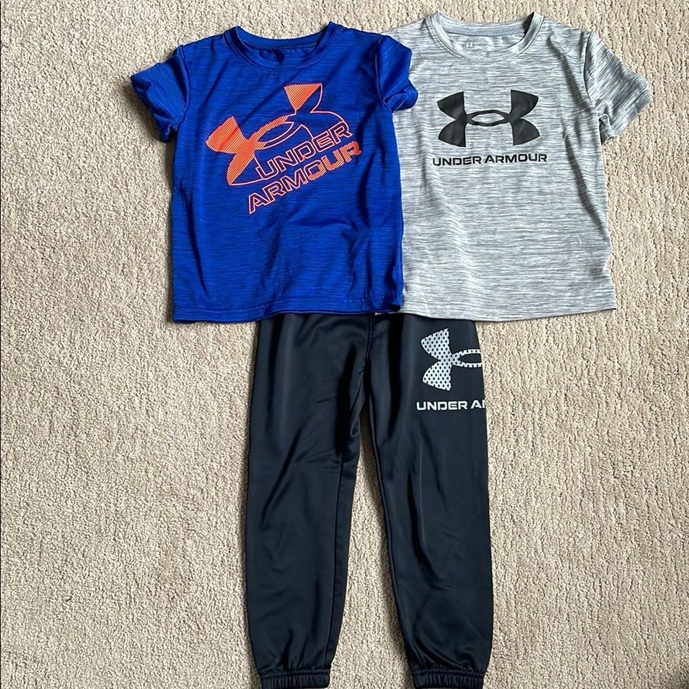Under Armour Kids Lot T-Shirts and Joggers - Size 5
